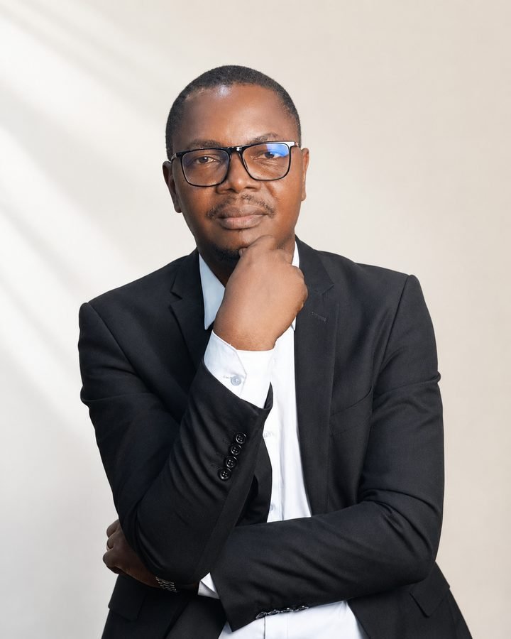 Portrait de Hermann D. AVAHOUIN, fondateur de KTALYZ Conseils